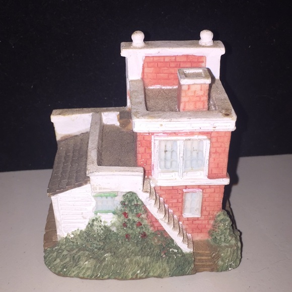 Miniature house by International Resourcing - Picture 4 of 6